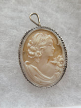Load image into Gallery viewer, Cameo Pendant Brooch 42605
