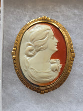 Load image into Gallery viewer, Cameo Brooch 2602
