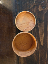 Load image into Gallery viewer, Small Wooden Box 568
