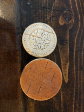 Load image into Gallery viewer, Small Wooden Box 568
