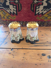 Load image into Gallery viewer, Victorian Salt &amp; Pepper Shakers 2438
