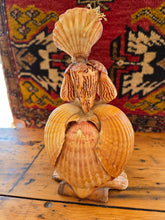 Load image into Gallery viewer, Shell Lady 42605
