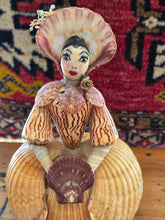 Load image into Gallery viewer, Shell Lady 42605
