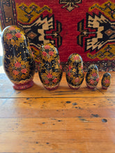 Load image into Gallery viewer, 42604 Russian Nesting Dolls
