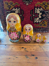 Load image into Gallery viewer, 42604 Russian Nesting Dolls

