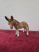 Load image into Gallery viewer, Beswick Donkey Figurine 569
