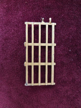Load image into Gallery viewer, Britain's Diecast Fence Posts 2670
