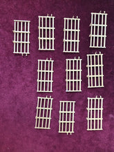 Load image into Gallery viewer, Britain's Diecast Fence Posts 2670
