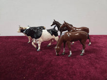 Load image into Gallery viewer, Britain Figurines COR
