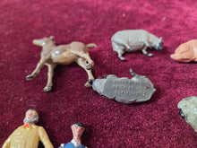 Load image into Gallery viewer, Britain Toy Figures COR
