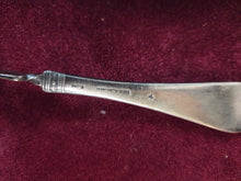 Load image into Gallery viewer, Silverplated Butterdish with knife 2538
