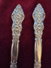Load image into Gallery viewer, Rogers Brothers Silverplated Cutlery 569
