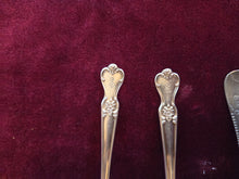 Load image into Gallery viewer, Silverplated Teaspoons with Letter Engraving 42603
