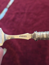 Load image into Gallery viewer, Mother of Pearl Cutlery 42605
