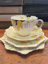 Load image into Gallery viewer, Paragon Cup &amp; Saucer set 42607
