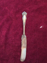 Load image into Gallery viewer, Silverplated Serving Cutlery 568
