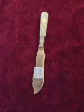 Load image into Gallery viewer, Mother of Pearl Cutlery 42605
