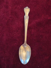 Load image into Gallery viewer, Silverplated Teaspoons with Letter Engraving 42603
