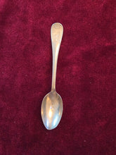 Load image into Gallery viewer, Silverplated Teaspoons with Letter Engraving 42603
