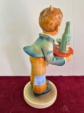 Load image into Gallery viewer, Hummel Figurine "The Waiter" Number 154/0 040
