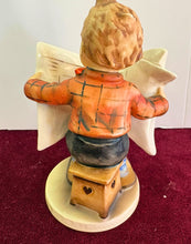 Load image into Gallery viewer, Hummel Goebel Figurine #184 "The Latest News" 043
