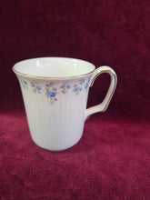 Load image into Gallery viewer, Royal Albert Memory Lane Coffee Mug 4719
