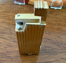 Load image into Gallery viewer, Penguin Cygnus Gold Tone Lighter with Nabob Emblem and Original Box 42607
