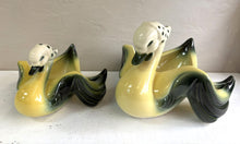 Load image into Gallery viewer, Pair of Hull 1950s Mother Goose Planters. 42510

