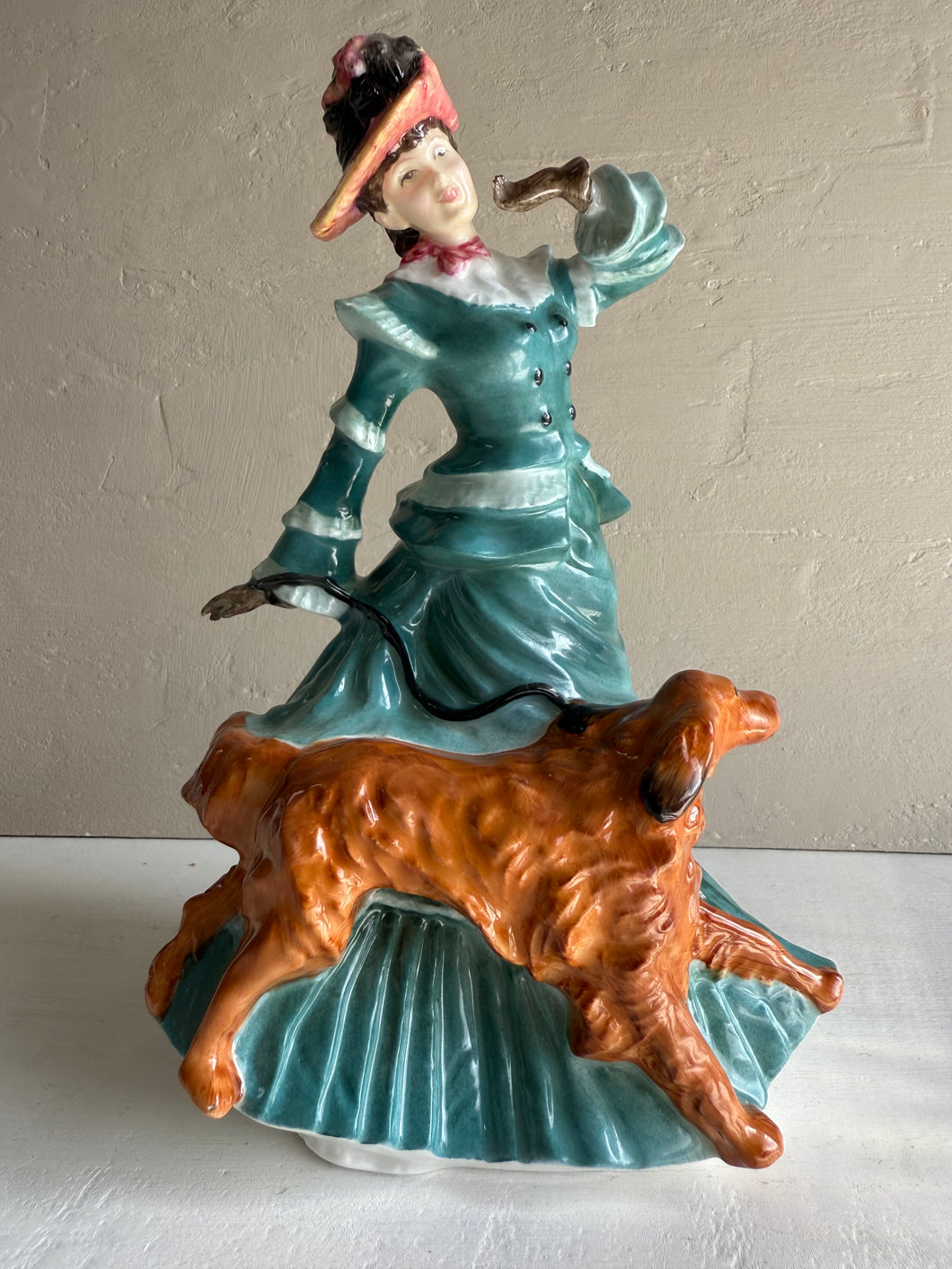 Royal Doulton Figurine AutumnTime HN 3621. Made in England 979