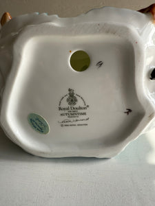 Royal Doulton Figurine AutumnTime HN 3621. Made in England 979