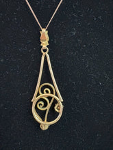 Load image into Gallery viewer, Vintage Pendant and Goldplated 925 Chain
