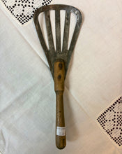 Load image into Gallery viewer, Antique Spatula 12604
