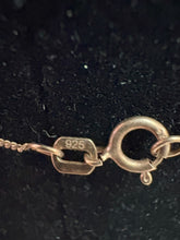 Load image into Gallery viewer, Vintage Pendant and Goldplated 925 Chain
