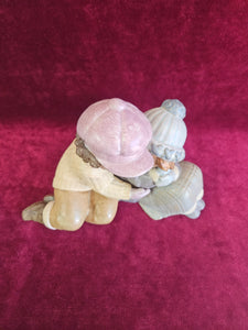 Lladro A Sweet Gesture 195