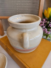 Load image into Gallery viewer, Cute McCoy Bean Pot w/ Lid. 24 20
