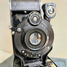 Load image into Gallery viewer, Ziess Ikon Contessa-Nettle Folding Camera 024
