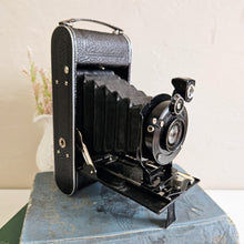 Load image into Gallery viewer, Ziess Ikon Contessa-Nettle Folding Camera 024

