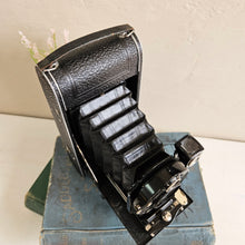 Load image into Gallery viewer, Ziess Ikon Contessa-Nettle Folding Camera 024
