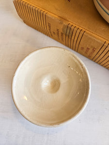Cute McCoy Bean Pot w/ Lid. 24 20