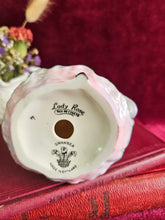 Load image into Gallery viewer, Lady Rose Figure 43207
