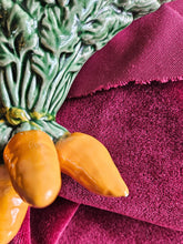 Load image into Gallery viewer, Carrots Wall Pocket 23 59
