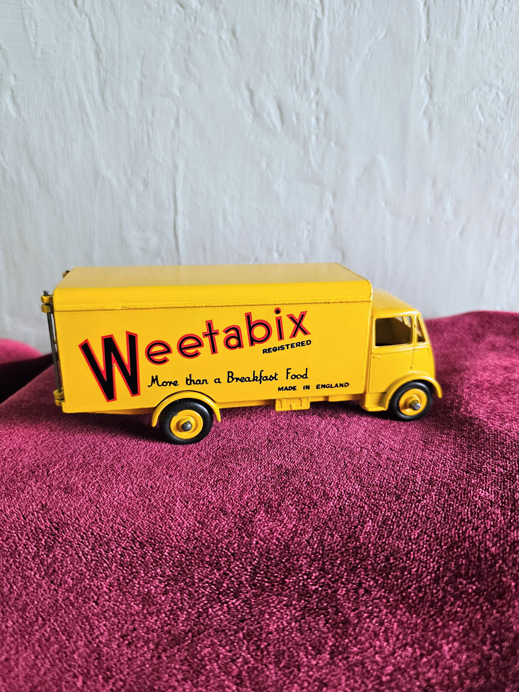 Van Guy Vixen Weetabix DINKY SUPERTOYS 2502