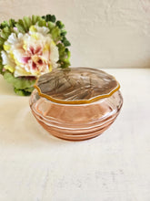 Load image into Gallery viewer, Pink Glass Powder Dish with Lid 42501
