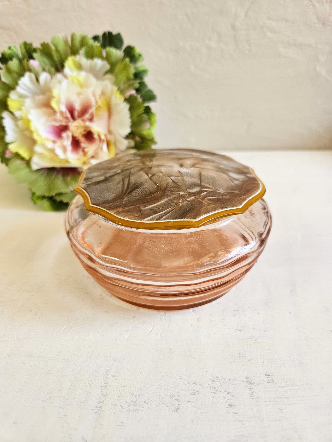 Pink Glass Powder Dish with Lid 42501