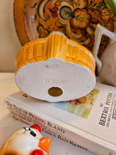 Load image into Gallery viewer, Chickens in a Basket Salt and Pepper Shakers 41407
