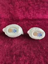 Load image into Gallery viewer, Vintage Aynsley Bone China Quail Salt &amp; Pepper Shakers 954
