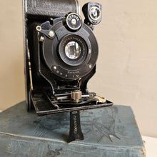 Load image into Gallery viewer, Ziess Ikon Contessa-Nettle Folding Camera 024
