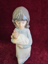 Load image into Gallery viewer, Nao Someone to Love Figurine 42307
