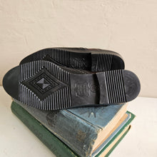 Load image into Gallery viewer, Vintage Leather Wingtip Boy’s Dress Shoes #42406
