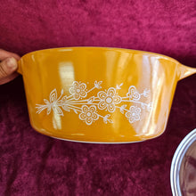 Load image into Gallery viewer, Pyrex Butterfly Gold Casserole Lidded Dish 2.5 L 42506
